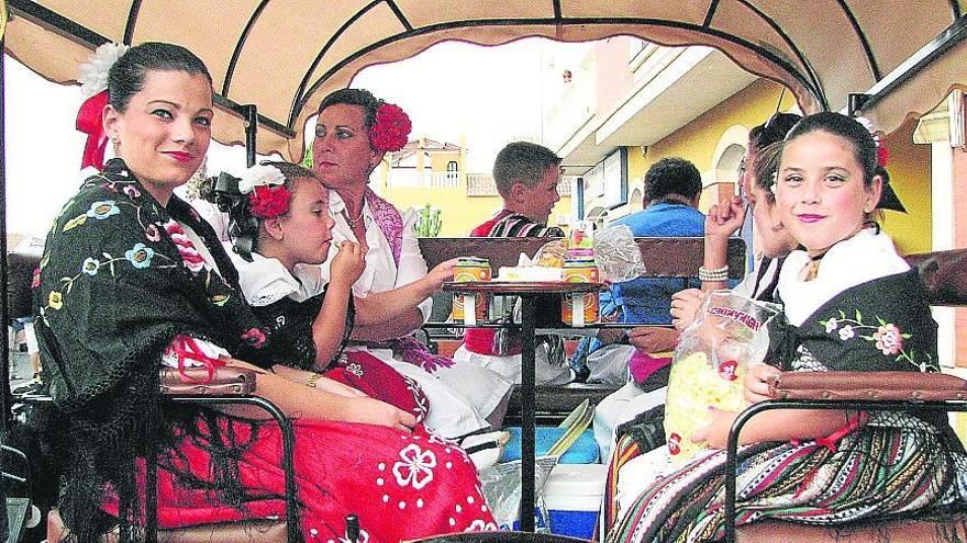 Más de un millar de personas en el desfile de Los Alcázares