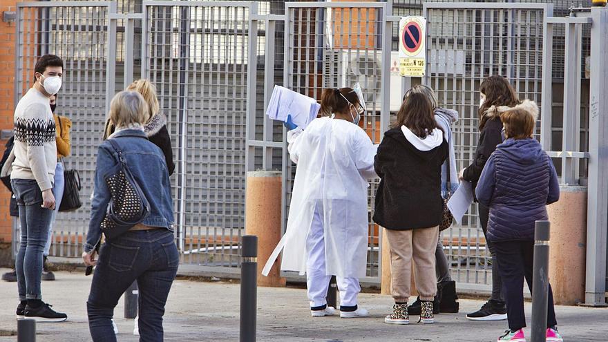 Las quejas de pacientes por la atención telefónica se triplican en 9 meses