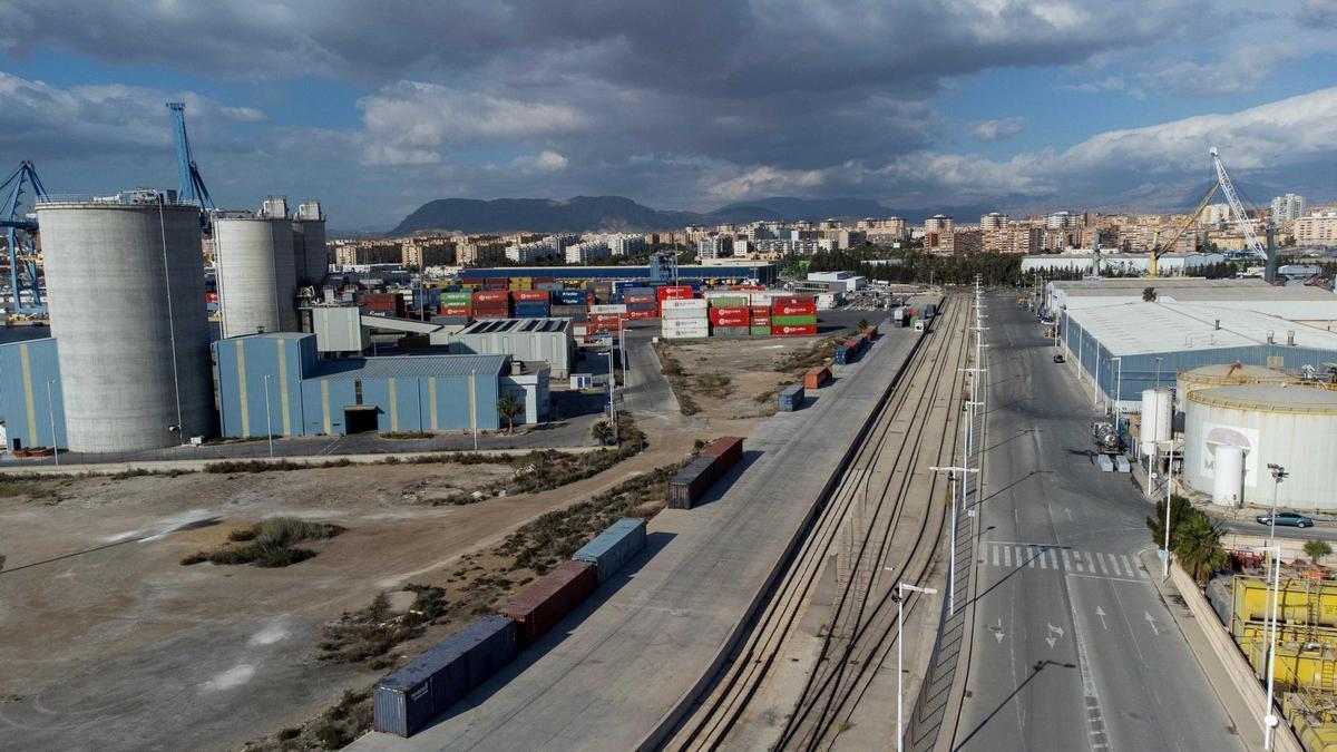 El actual trazado ferroviario del Puerto de Alicante.
