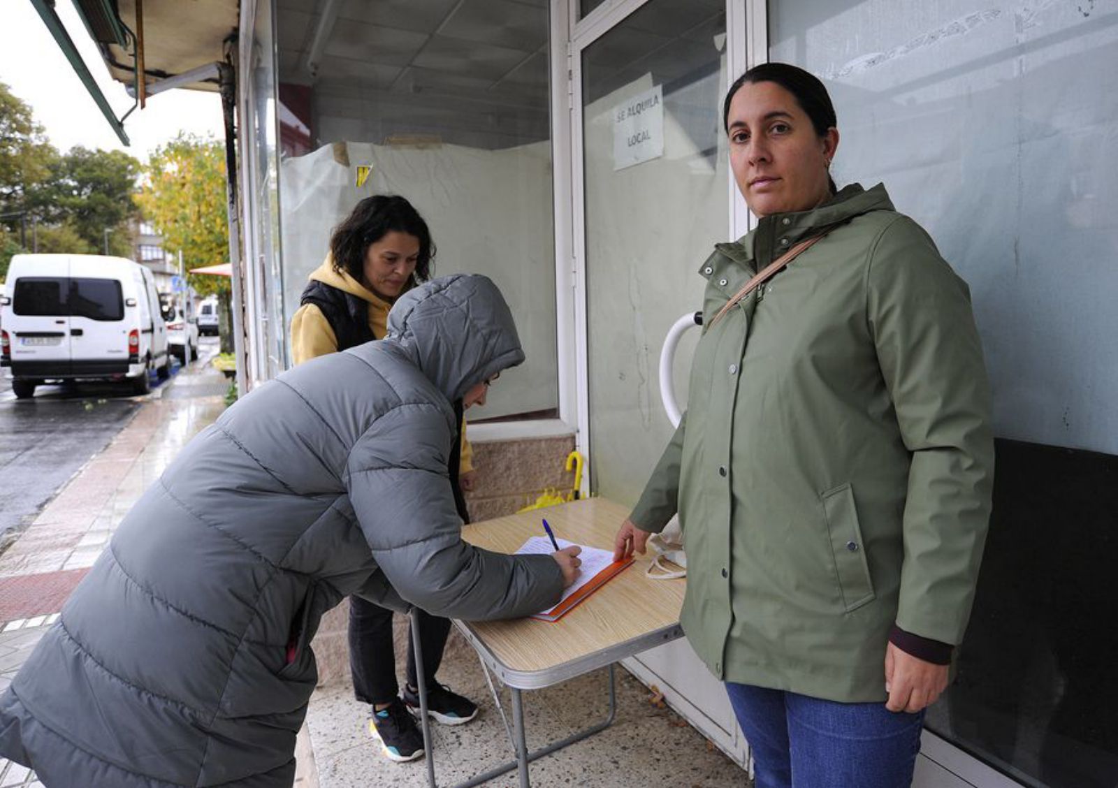 Recogida de firmas en Soutelo por la falta de PT. | Bernabé/J. Lalín