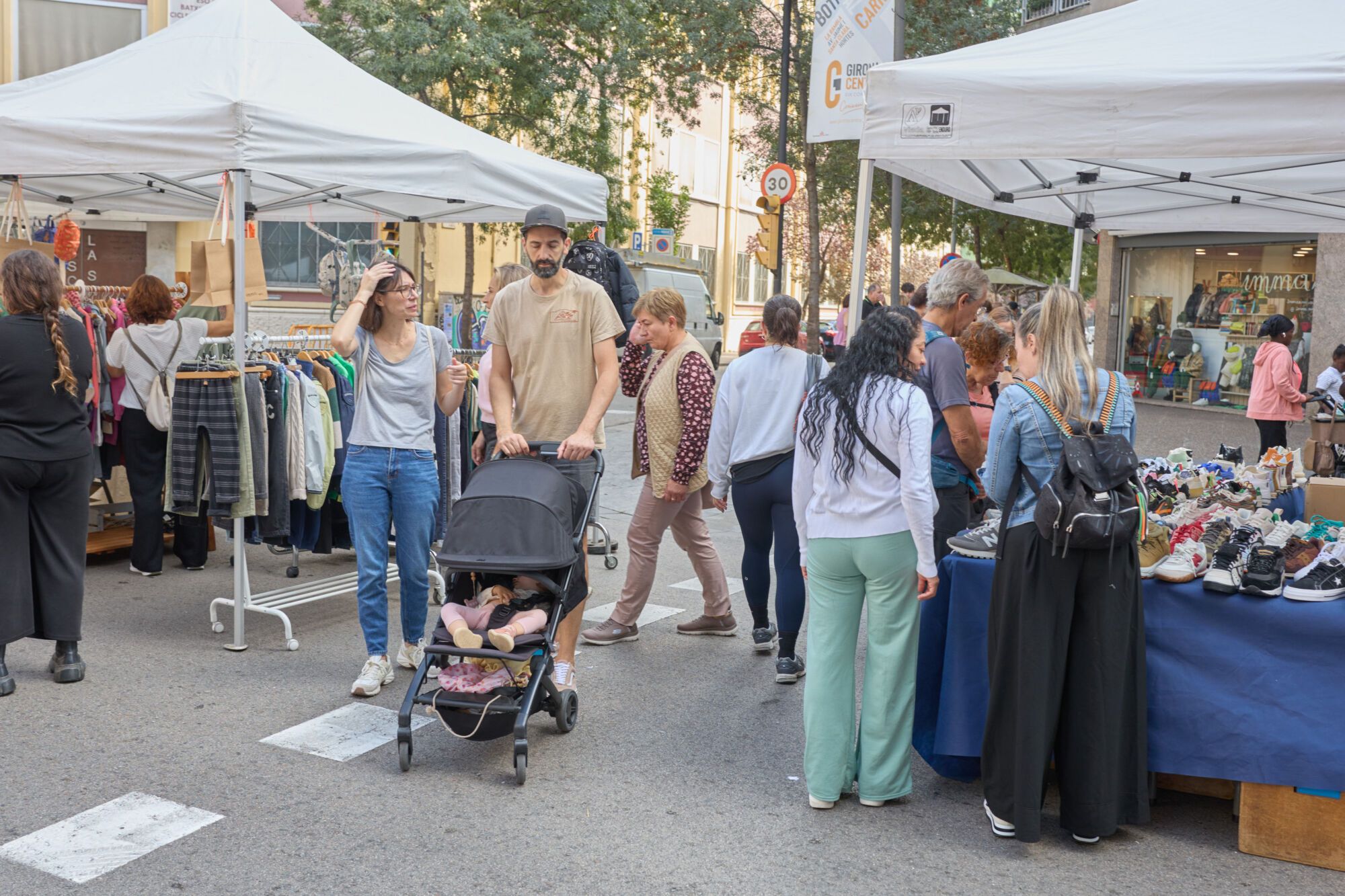 Botiga al carrer al c/ Migdia