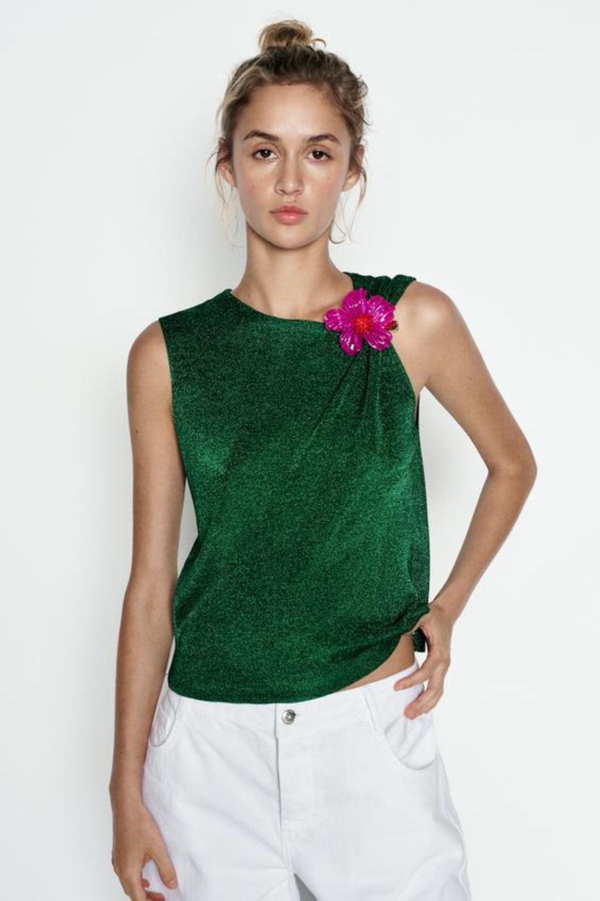 Top verde esmeralda de Zara.