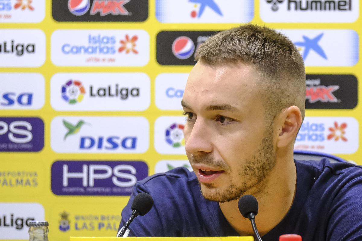 Presentación de Loren, nuevo jugador de la UD Las Palmas