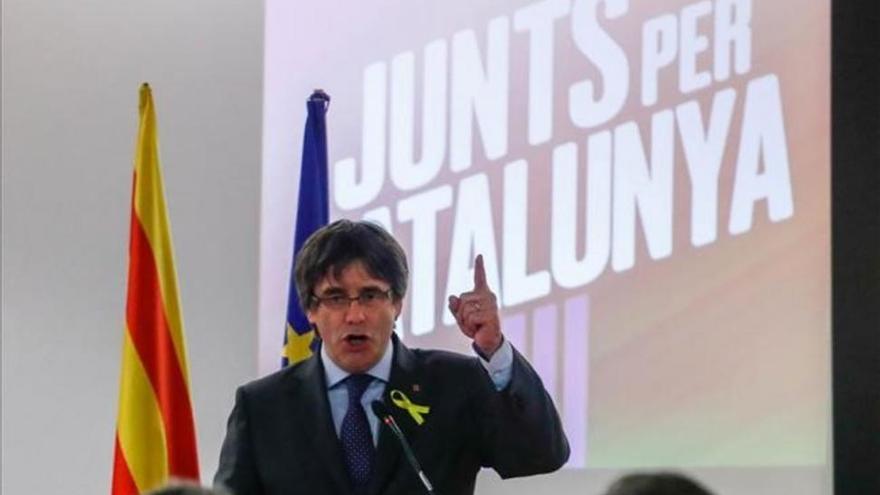 Puigdemont reta a Iceta a dimitir y aceptar al Govern si gana el independentismo