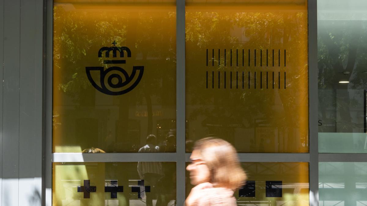 Una oficina de Correus, en una imatge d'arxiu