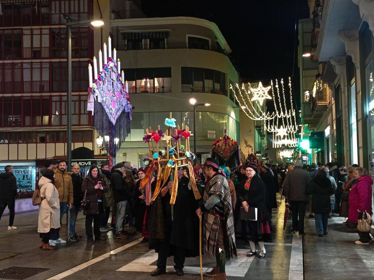 GALERÍA | Desfile de ramos de Navidad en el centro de Zamora
