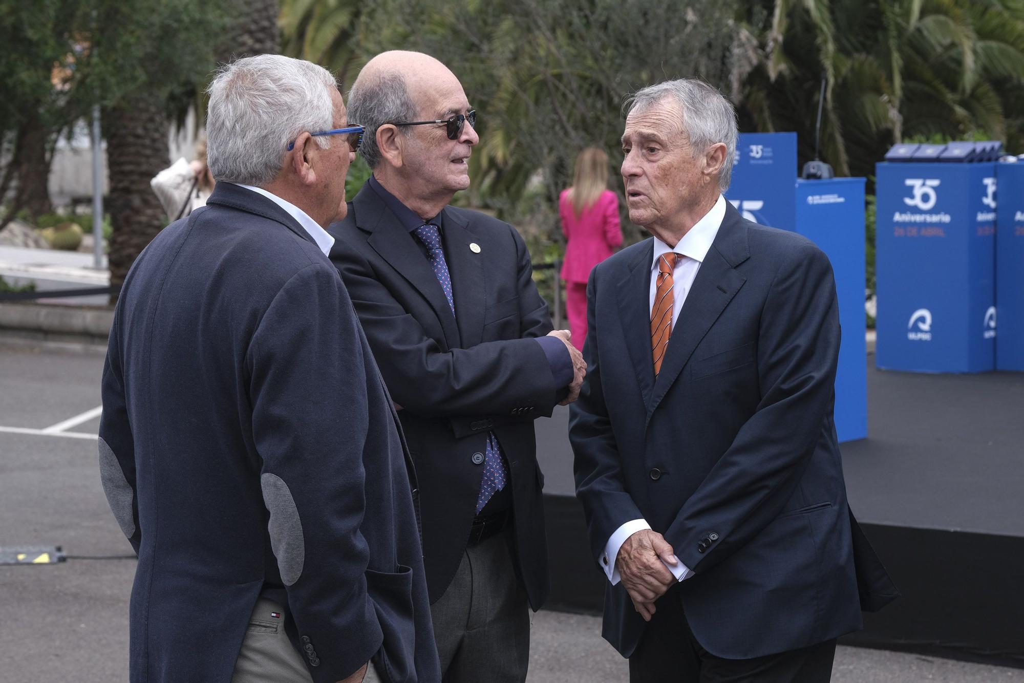 Ambiente durante el acto institucional por el 35 aniversario de la Universidad de Las Palmas de Gran Canaria