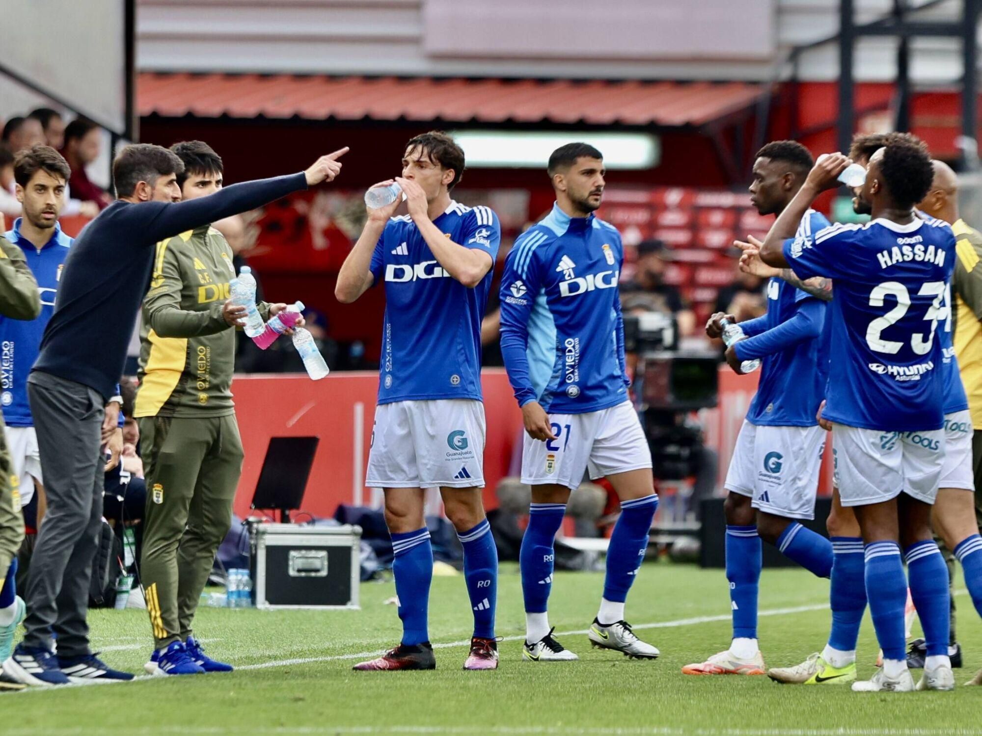 EN IMÁGENES: Ambientazo en el primer partido de la final por el ascenso a Primero entre Mirandés y Real Oviedo