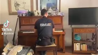 Policía utiliza la música para calmar a mujer tras un intento de robo en València