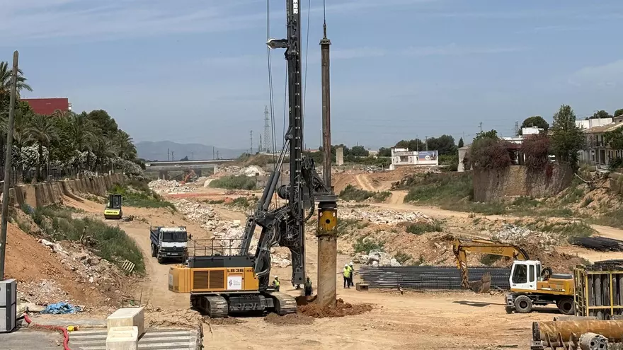 Picanya espera el visto bueno del Gobierno para reconstruir la piscina y la comisaría
