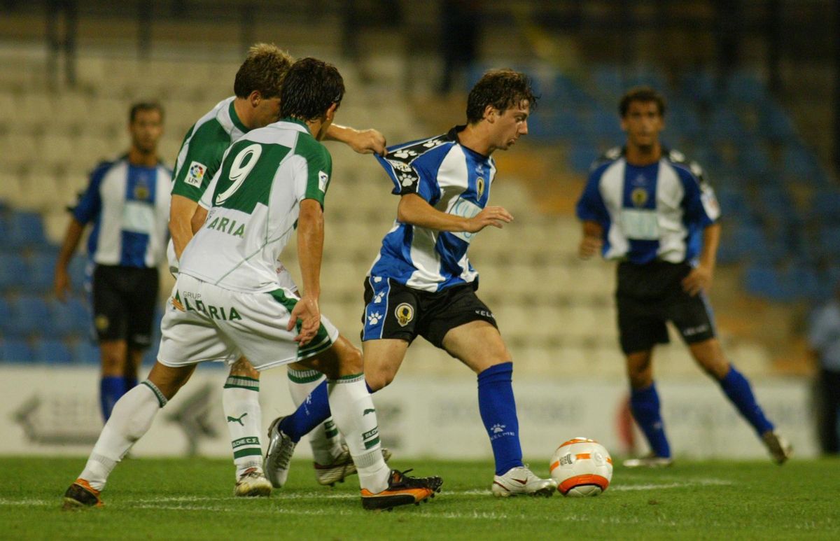 Un instante del derbi amistoso disputado en el Rico Pérez en 2005.