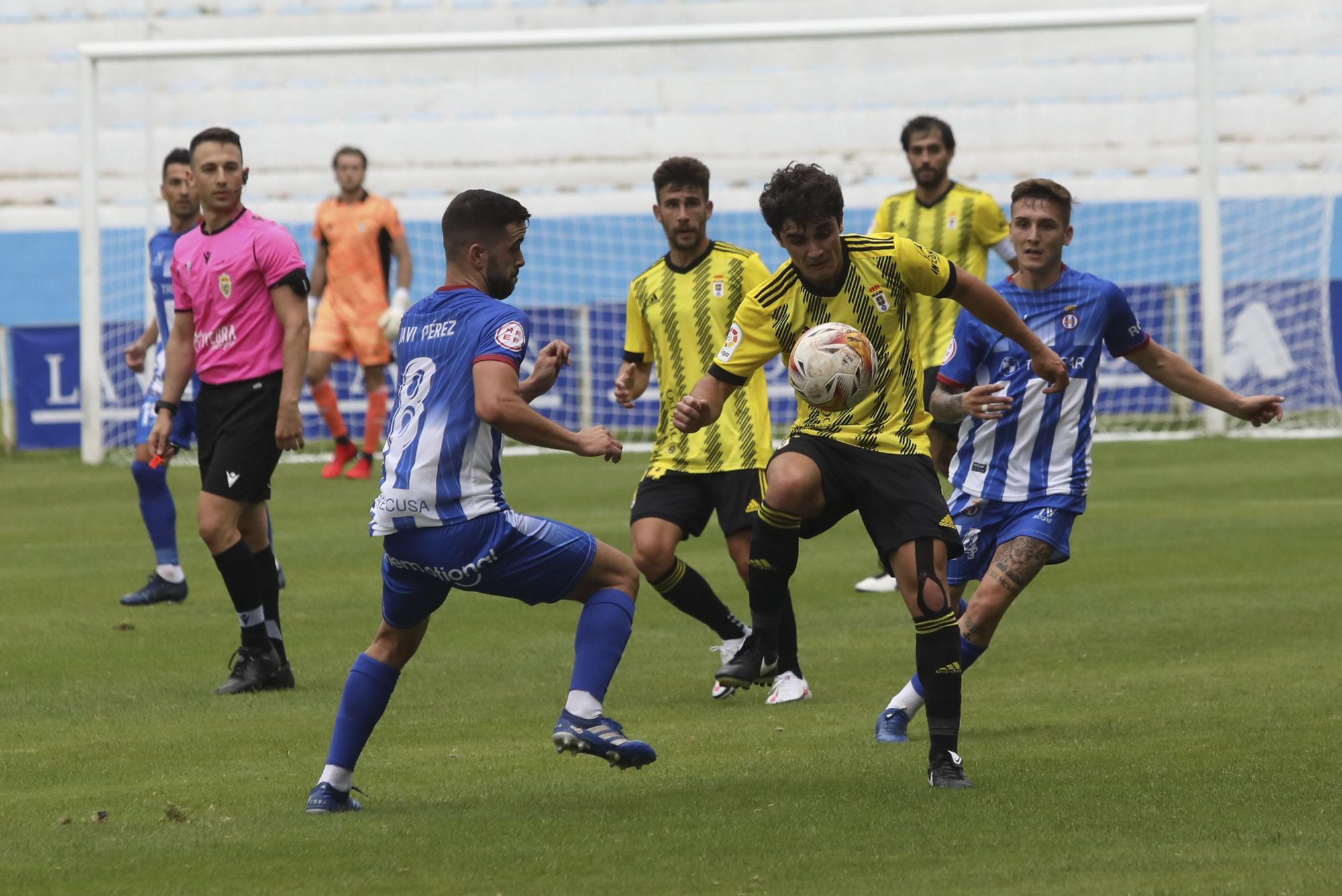 Las imágenes del partido del Oviedo contra el Avilés