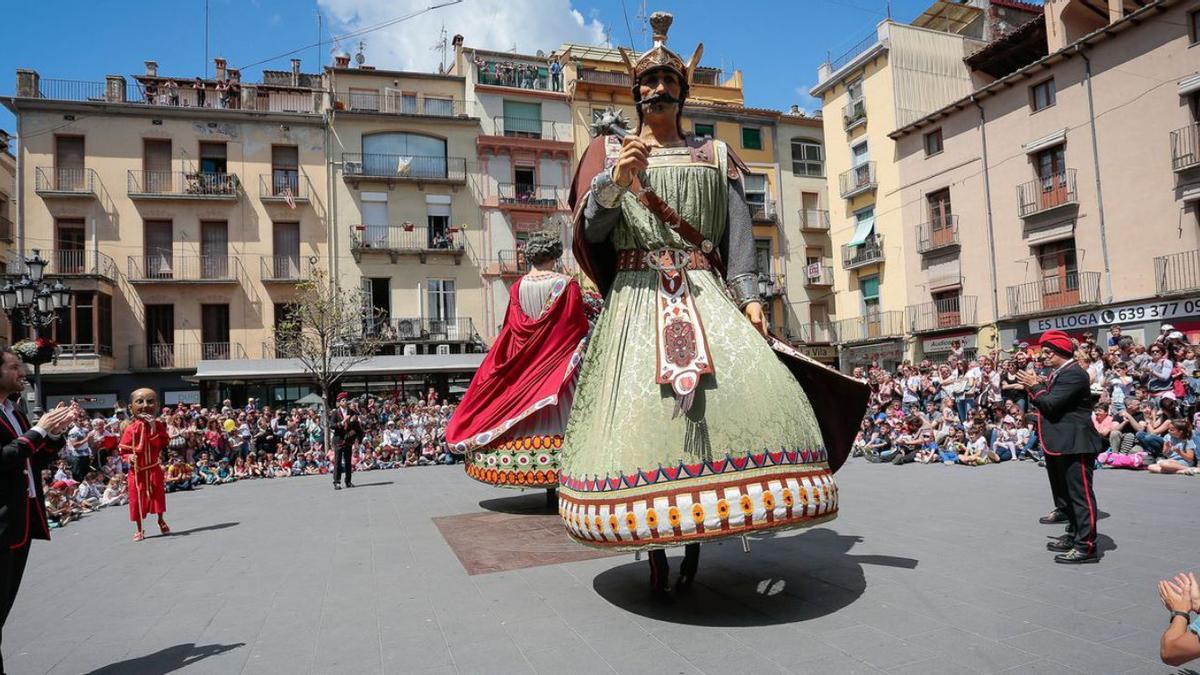 El tradicional ball de gegants, en una imatge d’arxiu. | AJUNTAMENT D’OLOT