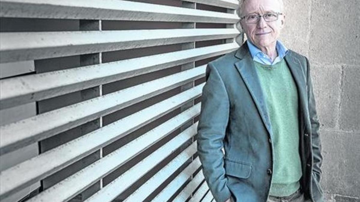 El escritor israelí David Grossman, en el patio del CCCB, recinto donde se celebra el festival Kosmopolis.