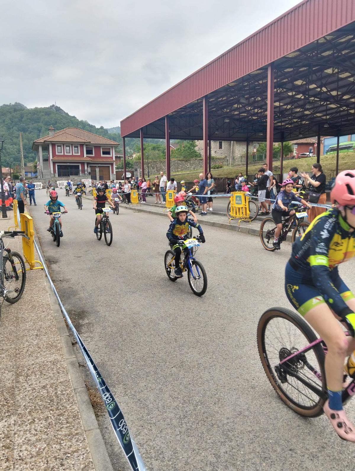 La exitosa carrera "Oso BTT Proaza" con más de 200 participantes, en imágenes