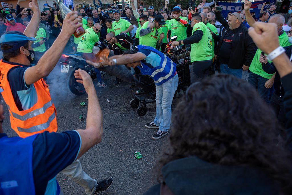 Explosión de júbilo en Mazarrón por la victoria de Pedro Acosta