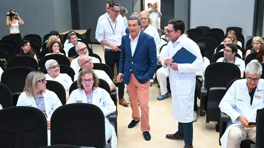 El Conseller Marciano Gómez anuncia la ampliación del Hospital de Elche con un nuevo edificio asistencial y once quirófanos