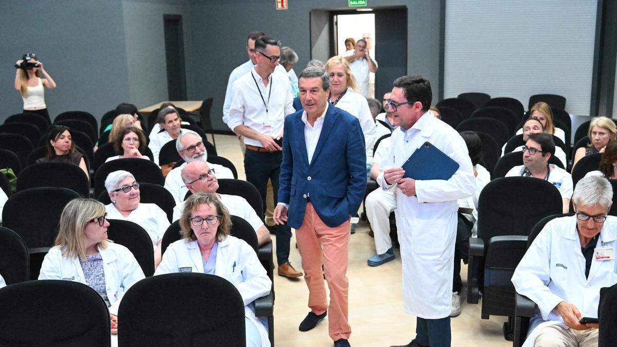 El conseller Marciano Gómez anuncia la ampliación del Hospital de Elche con un nuevo edificio asistencial y once quirófanos