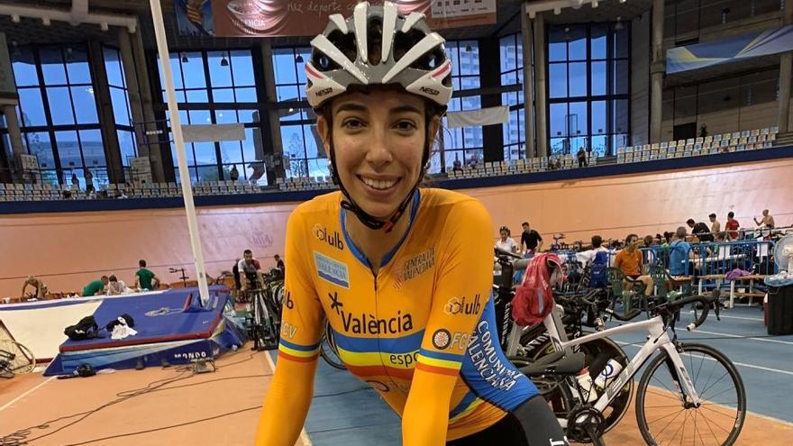 Sandra Alonso, con el maillot de la selección valenciana de pista