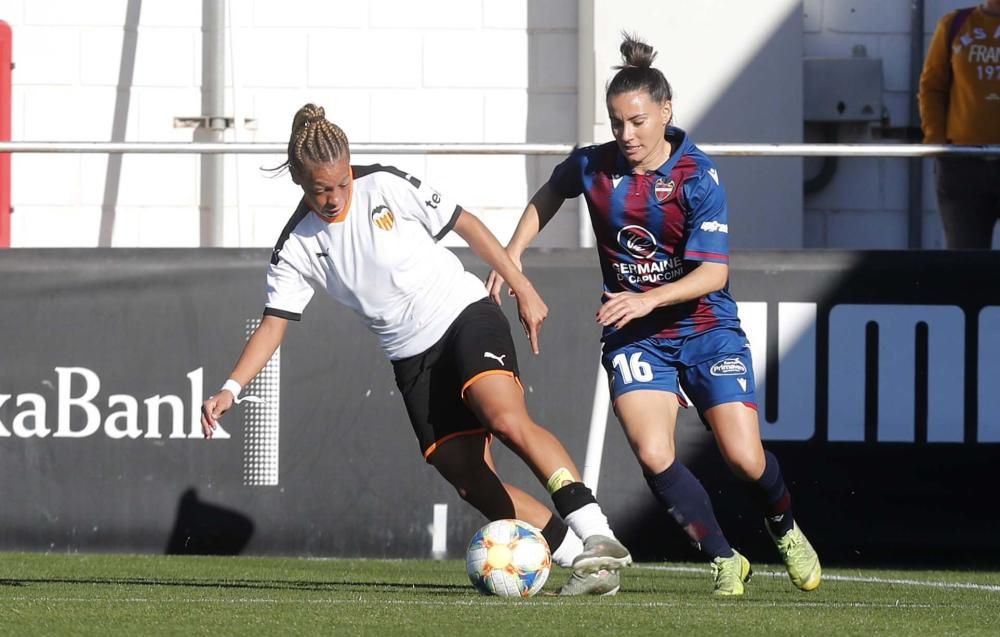 Las imágenes del derbi Valencia - Levante femenino