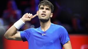 Team Europes Carlos Alcaraz reacts during a match against Team Worlds Ben Shelton on the second day of the Laver Cup tennis tournament at the Uber arena in Berlin, Germany, Saturday, Sept. 21, 2024. (AP Photo/Ebrahim Noroozi)