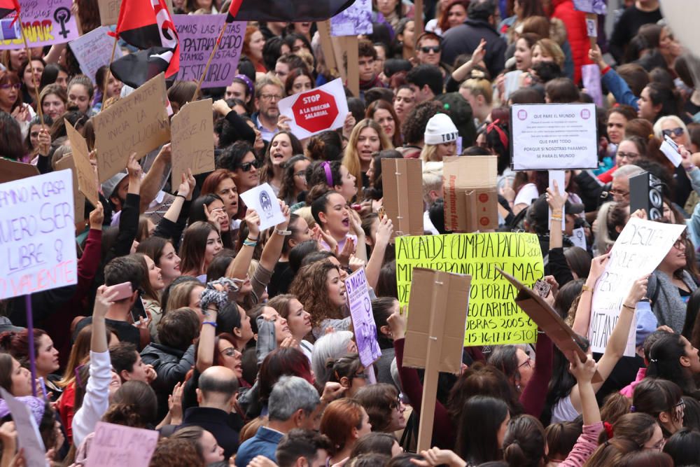 Concentración del 8-M en la plaza de la Constituci