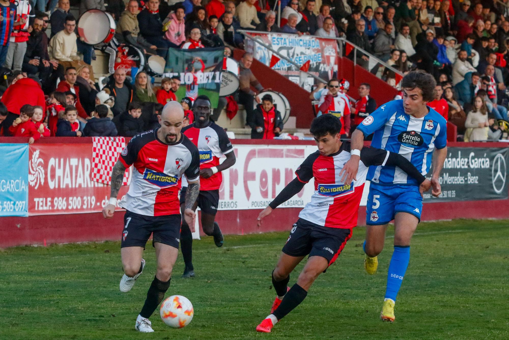 Las mejores imágenes del Arosa-Fabril con las gradas de A Lomba a rebosar