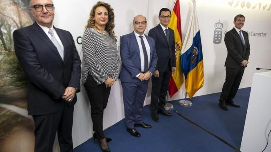 Toma de posesión de los nuevos consejeros del Gobierno de Canarias