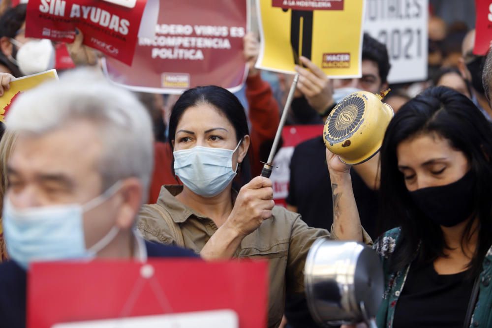 Protesta de la hostelería malagueña por las nuevas restricciones 'Sin ayudas nos arruinan"