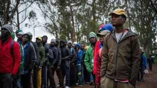 Los migrantes de Las Raíces se libran de las comidas podridas