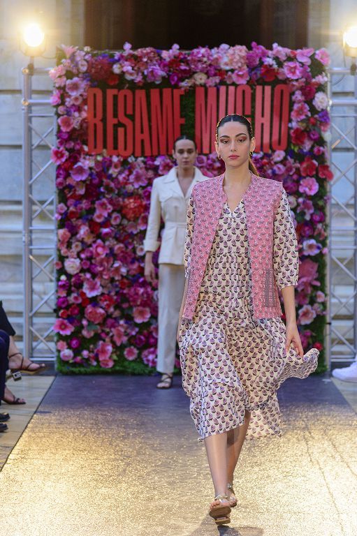 Desfile de moda en la plaza del Ayuntamiento de Cartagena