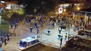 Despliegue policial contra el macrobotellón de Tardebuena en Sevilla Este.
