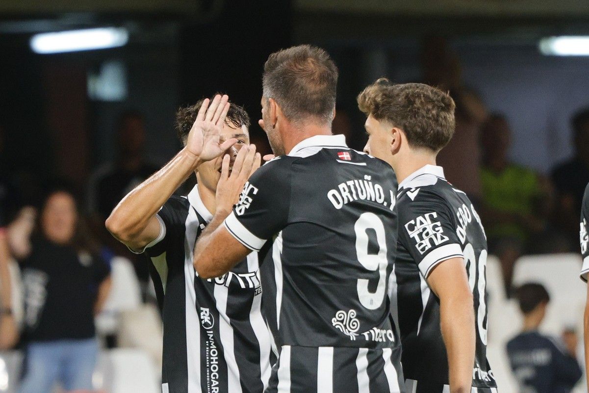 La victoria del FC Cartagena sobre el Tarazona, en imágenes