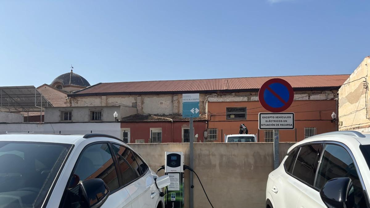 Punto de recarga de coches eléctricos del Ayuntamiento de Orihuela