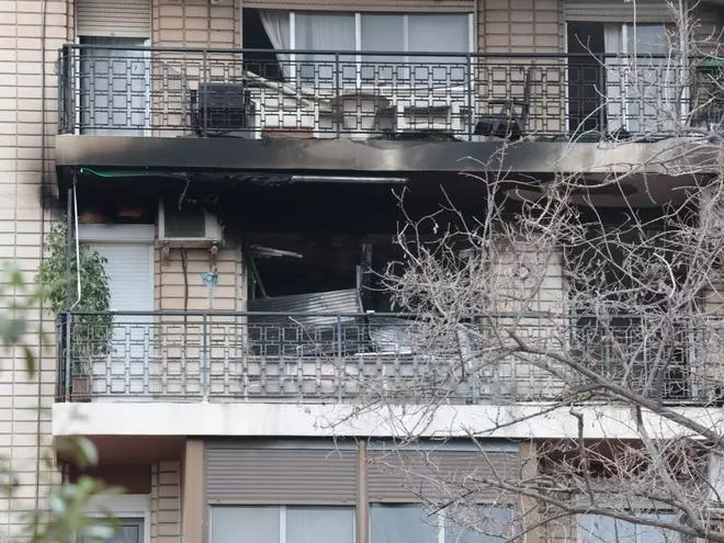 Las consecuencias del incendio de anoche en el que fallecieron dos personas en València