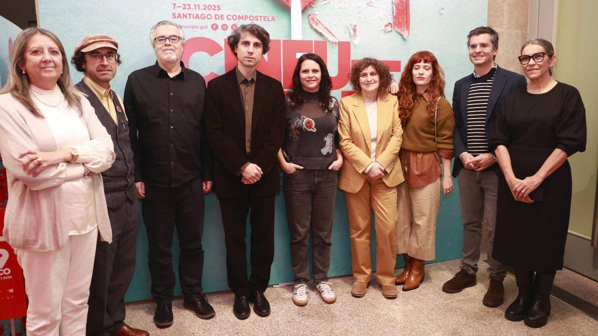 Por la izquierda: Castro, Domínguez, Losa, Trueba, Camborda, Sanmartín, Arana, Verea y Rosón, en el Teatro Principal.