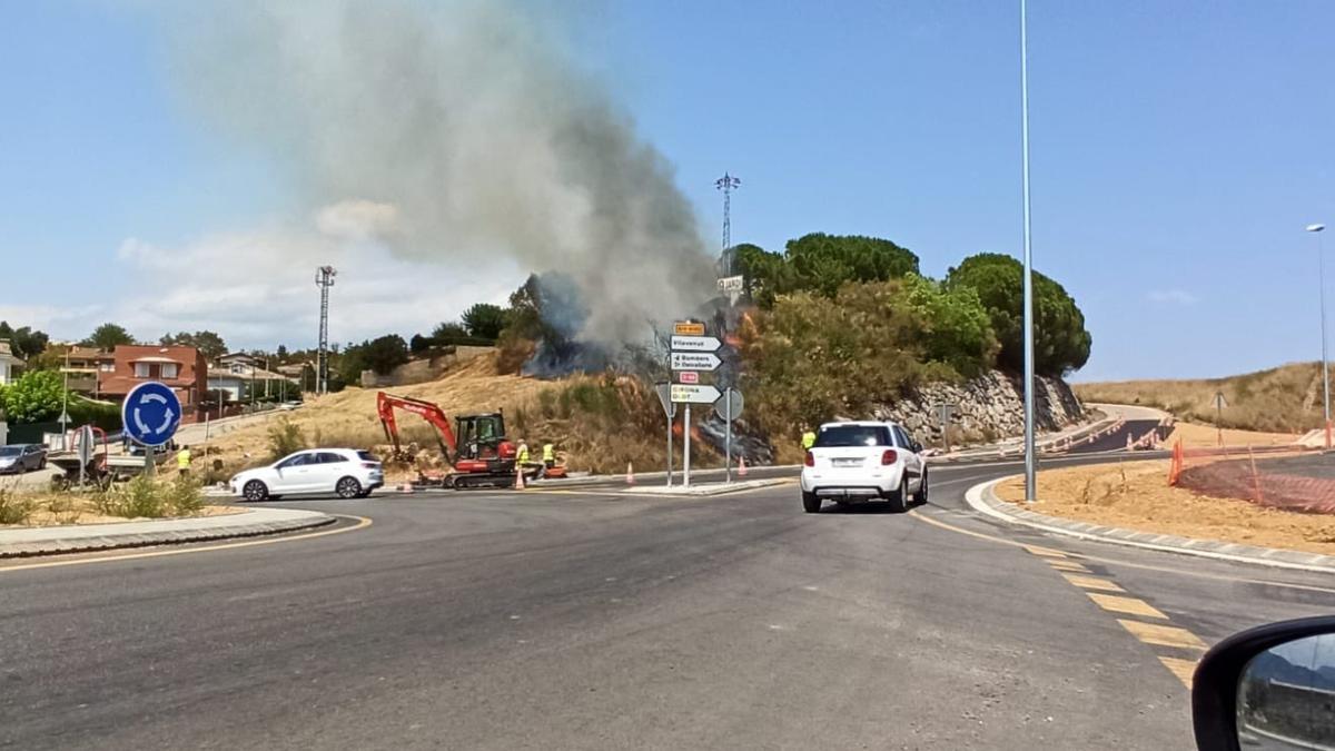 Incendi de vegetació urbana a Banyoles