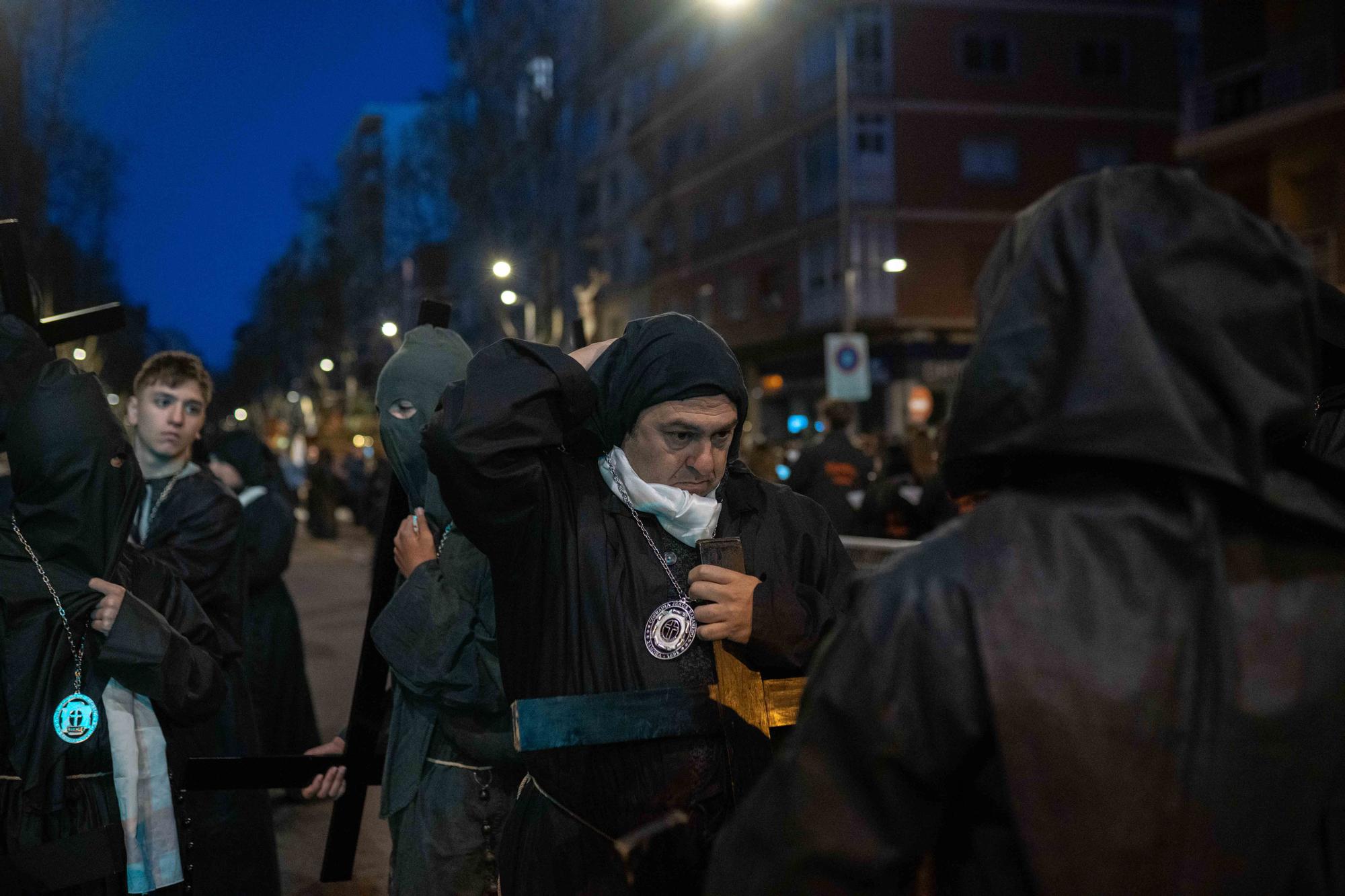 GALERÍA | La salida de Jesús Nazareno y las tradicionales sopas de ajo, en imágenes