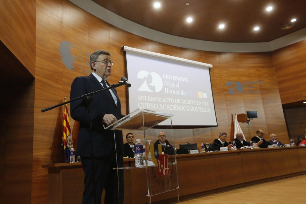 Ximo Puig se compromete a seguir trabajando en la rebaja de las tasas universitarias a la vez que exige más financiación estatal