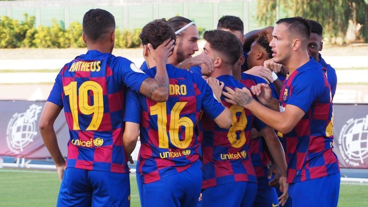 Los jugadores del Barça B celebran un gol al Valladolid B.