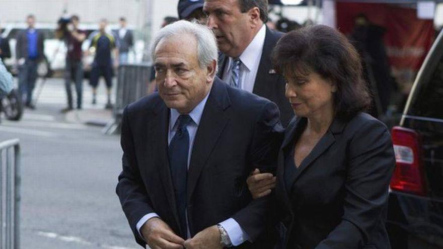 Strauss-Kahn y su mujer se querellan contra varios medios por el &quot;linchamiento mediático&quot;