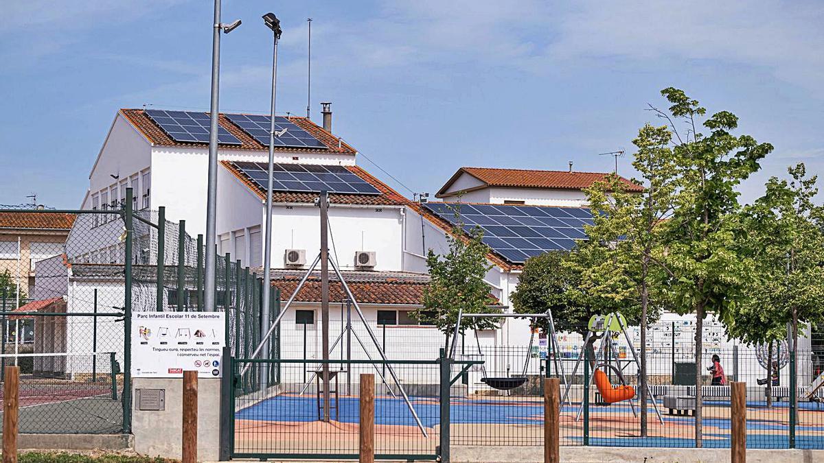 Plaques fotovoltaiques instal·lades a Cornellà del Terri.  | MIQUEL MILLAN