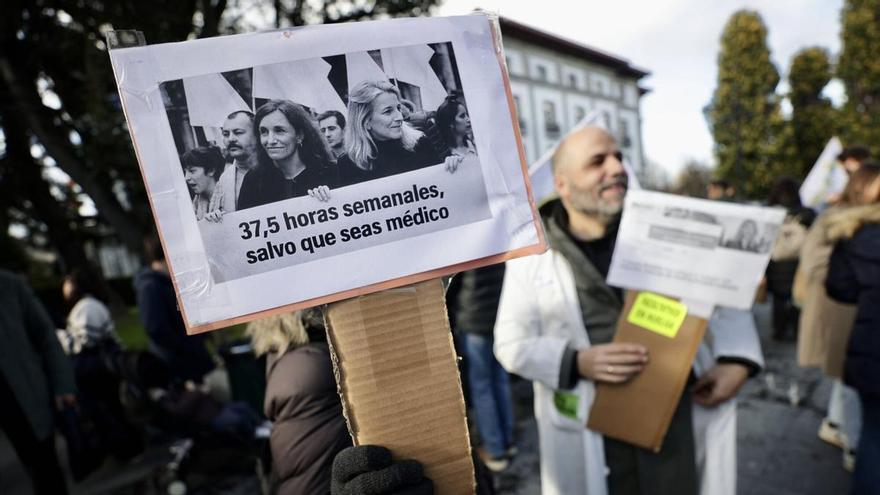 Salud se abre a estudiar la implantación de la jornada de 35 horas para los médicos