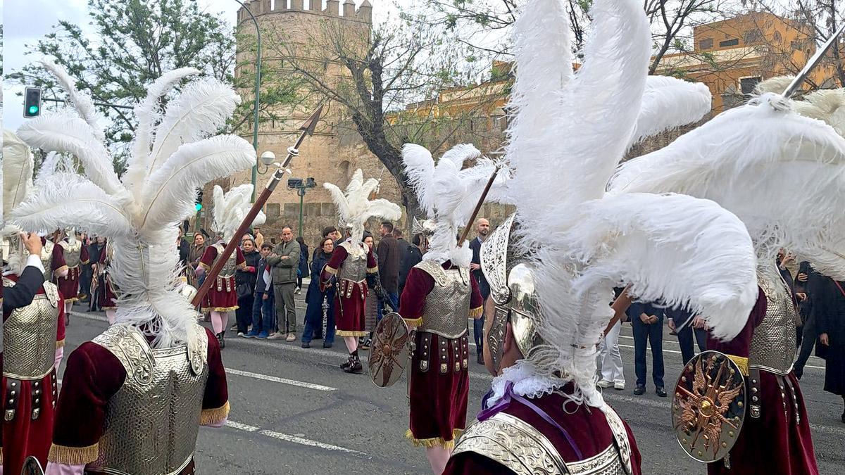 Desfile de los Armaos de la Macarena este Jueves Santo.