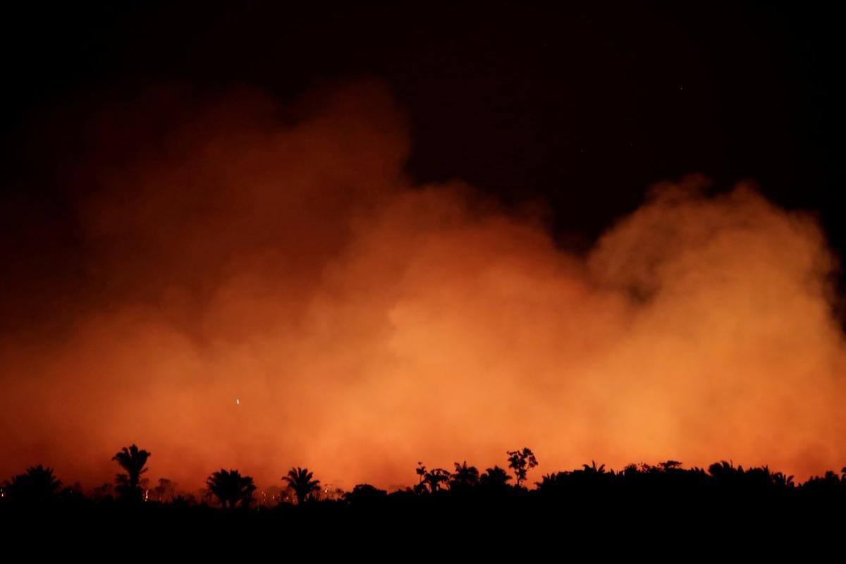 FILE PHOTO  Smoke billows during a fire in an area of the Amazon rainforest near Humaita  Amazonas State  Brazil  Brazil August 17  2019  Picture Taken August 17  2019  REUTERS Ueslei Marcelino File Photo