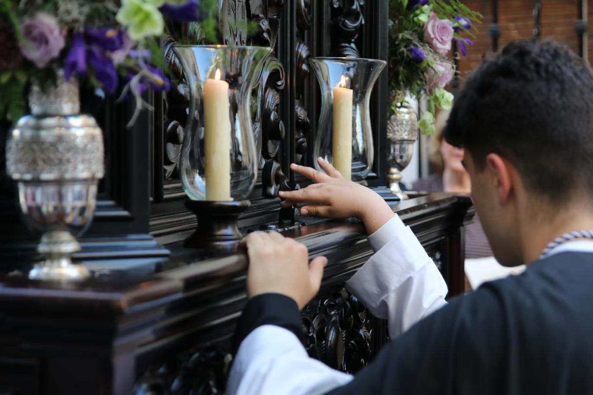 Un detalle en un paso de la procesión de este sábado en La Rambla.
