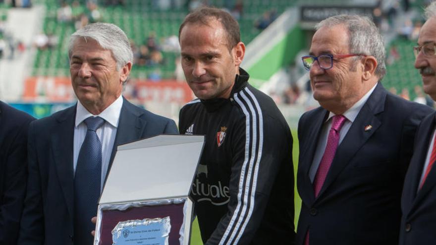 Nino, durante el homenaje que recibió la temporada pasada en Elche por ser el jugador con más partido en Segunda