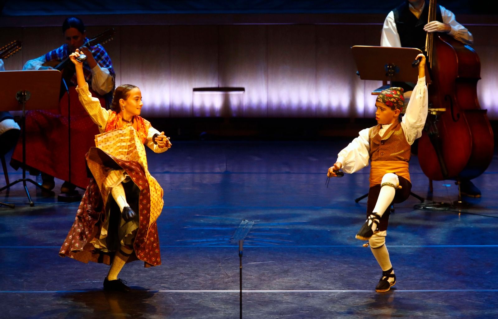 Los infantiles de la Jota Aragonesa deslumbran al Auditorio