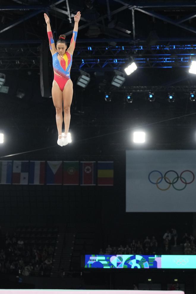 Noemi Romero Rosario compite en la final femenina de trampolín en la competicón de gimnasia  de los Juegos Olímpicos París 2024.