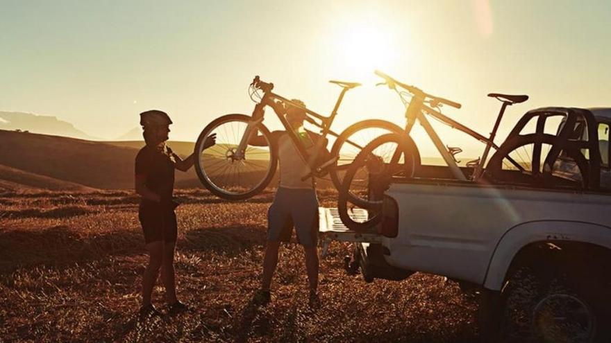 Cómo transportar las bicicletas en el coche de forma correcta para evitar multas